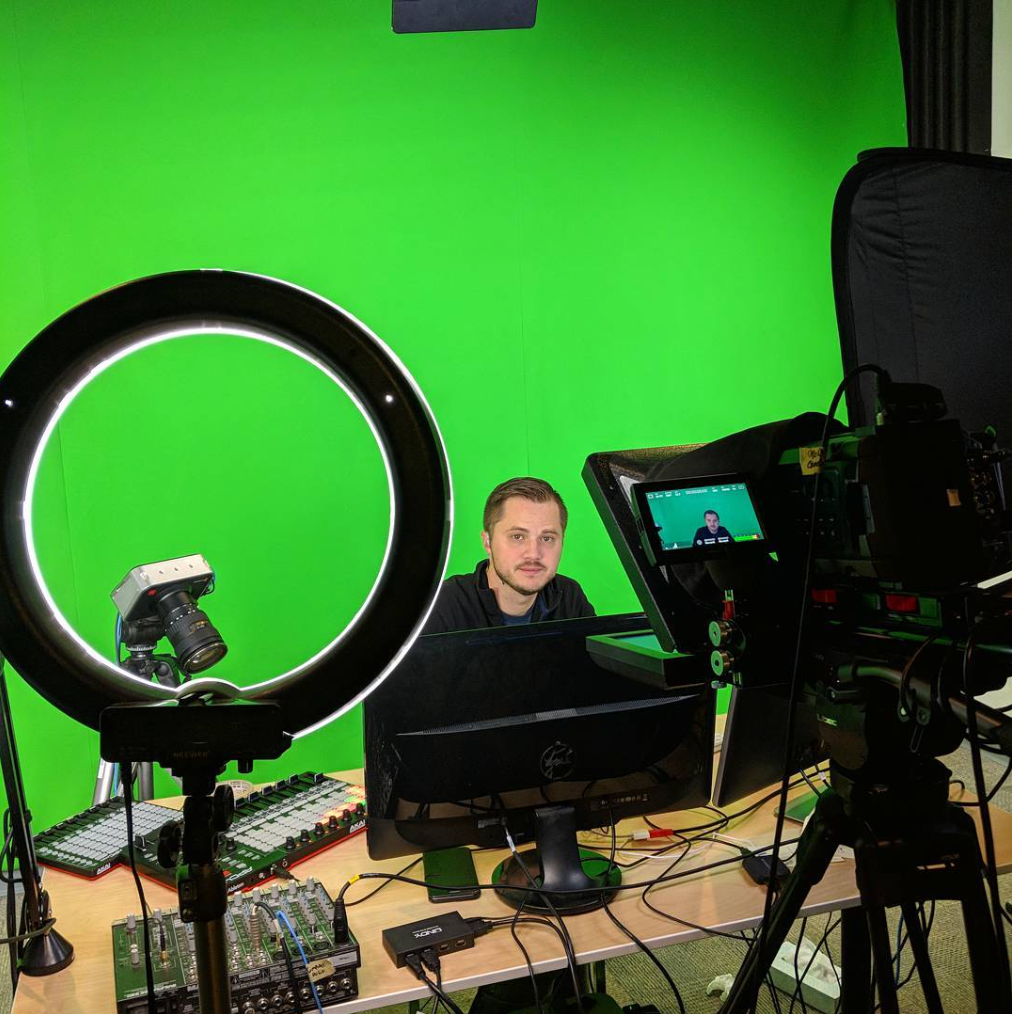 Working with Green Screens – Ideal World vs. Real World